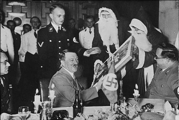 Encuentran el manual de la Navidad Nazi-0