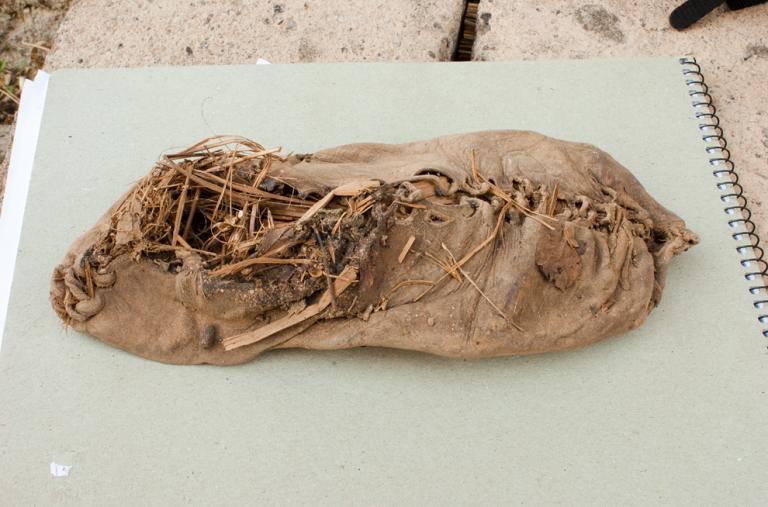 El descubrimiento del zapato más antiguo de la historia-0