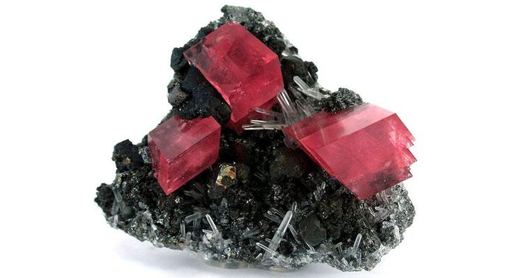 Descubrió un mineral más escaso que el oro y el diamante por accidente-0