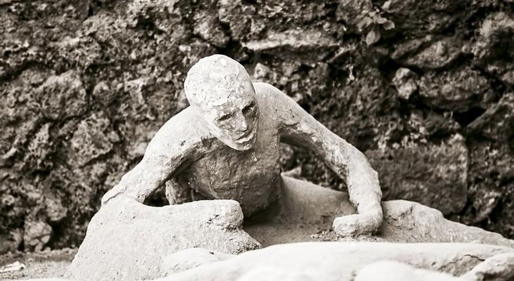 Víctimas del Vesubio: encuentran en Pompeya cinco esqueletos intactos-0